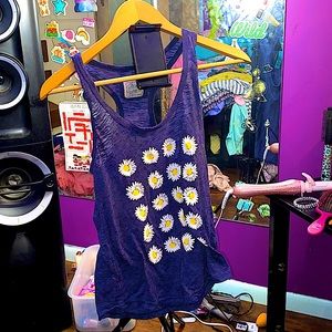 Women’s blue daisy tank top